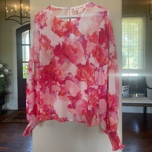 Beautiful lightweight top.